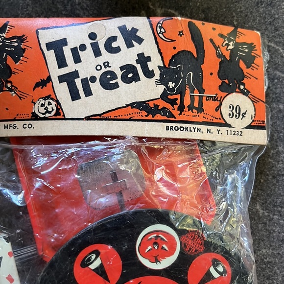 US METAL TOY MFG CO. Vintage Halloween Noise Makers, in packaging. Brooklyn NY - Picture 3 of 7